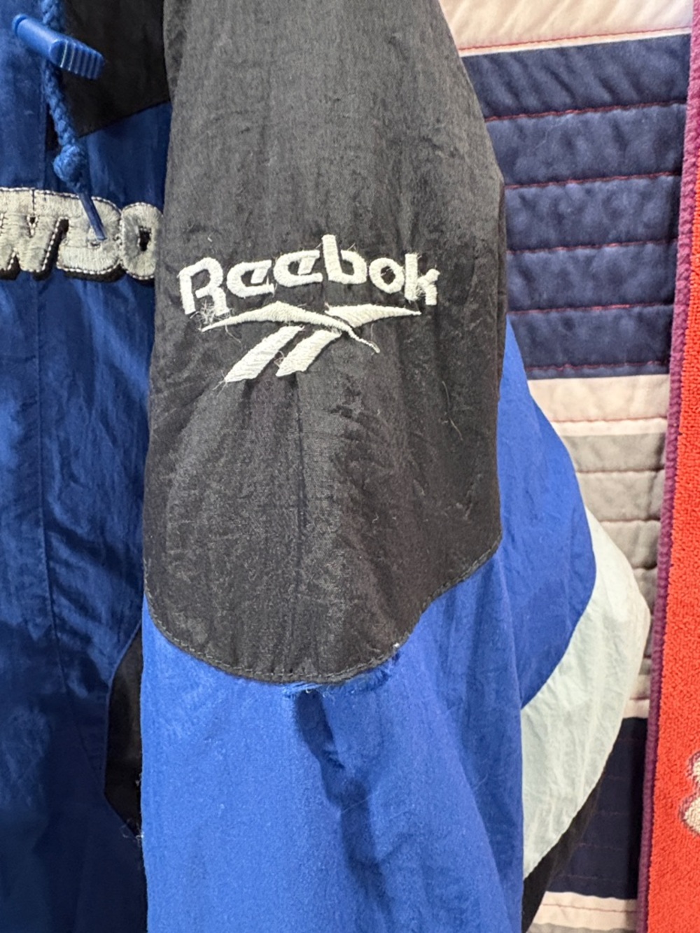 Reebok Blue and Black Dallas Cowboys Hooded Puffer Jacket - Picture 7 of 7